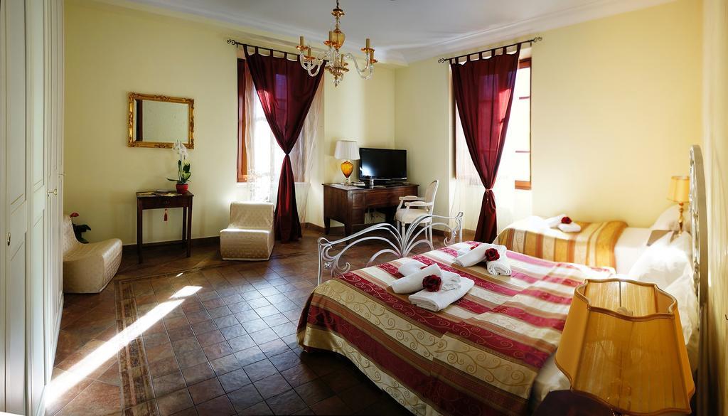 B&B La Dimora Sulmona Ruang foto